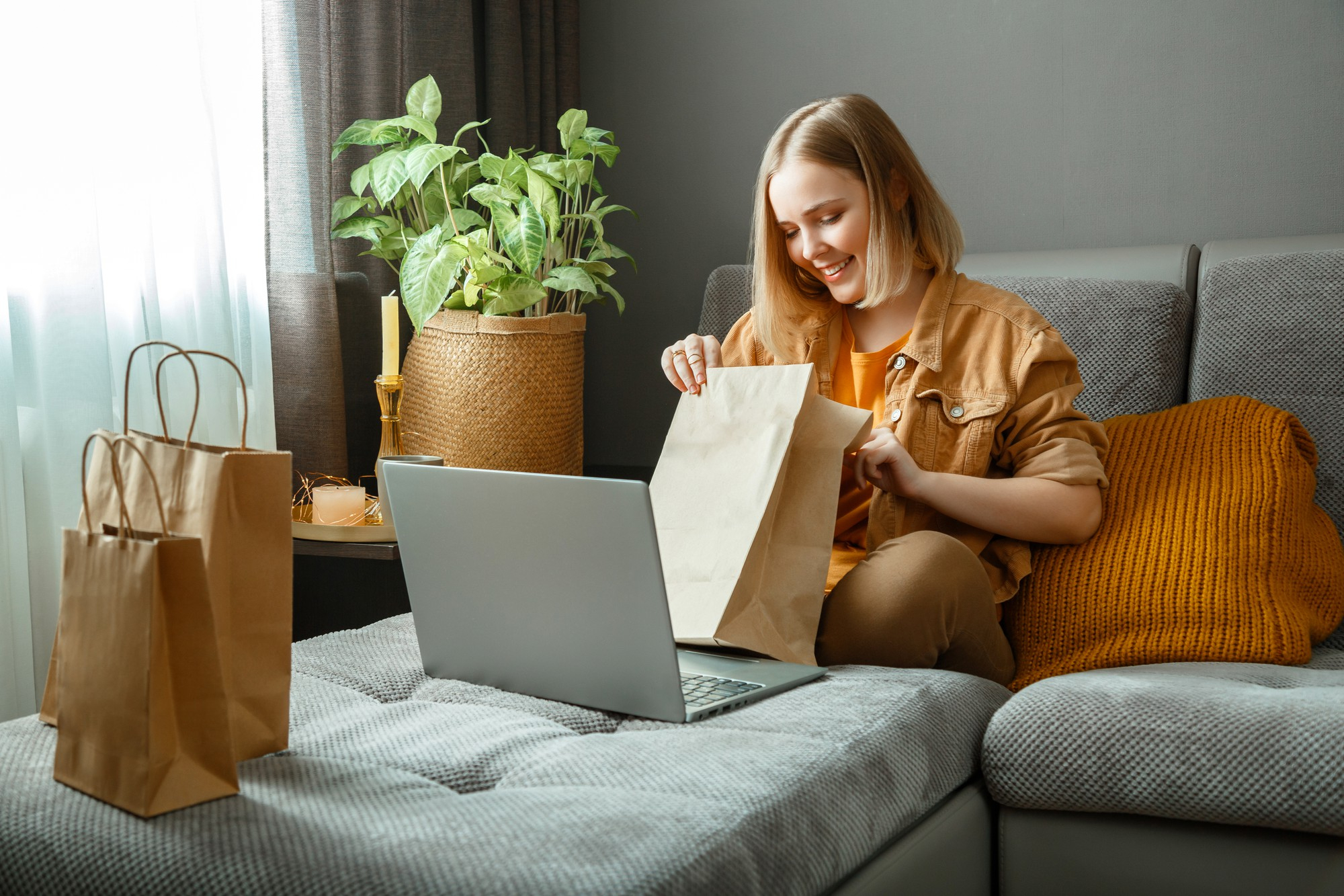 Cross-selling w ecommerce. Jak zwiększyć sprzedaż przez rekomendacje?