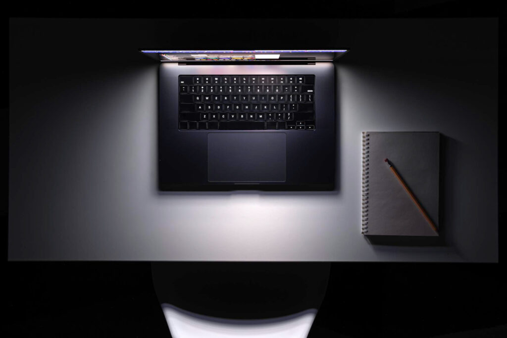 Tryb ciemny (Dark Mode) czy jasny w email marketingu? Co lepsze? Tryb ciemny (Dark Mode) czy jasny w email marketingu? Co lepsze?