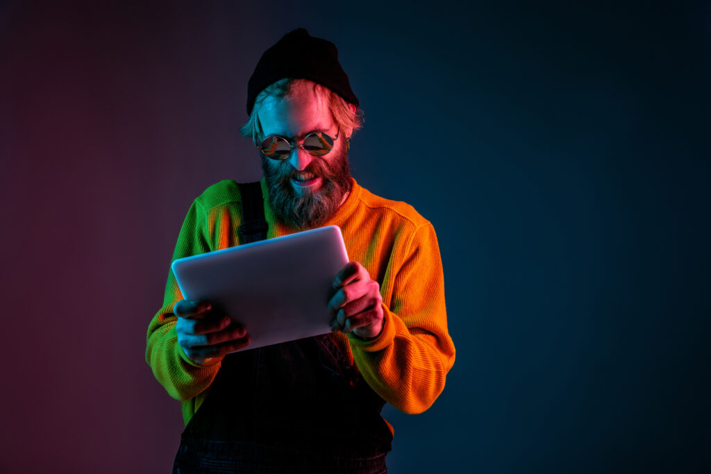 Tryb ciemny (Dark Mode) czy jasny w email marketingu? Co lepsze? Tryb ciemny (Dark Mode) czy jasny w email marketingu? Co lepsze?